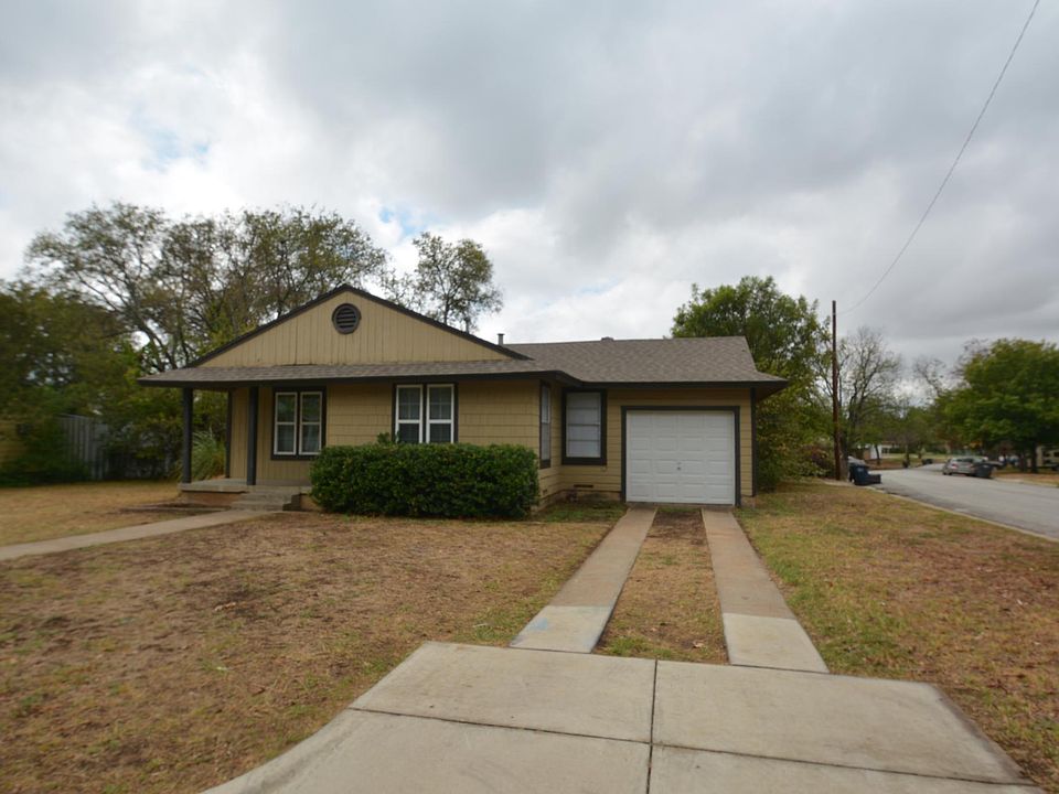 1st image of 5064 Gilbert Dr