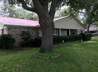 602 E Greenwood Ave, Bowie, TX 76230
