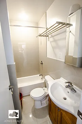 Rented by Jonis Realty | media 2