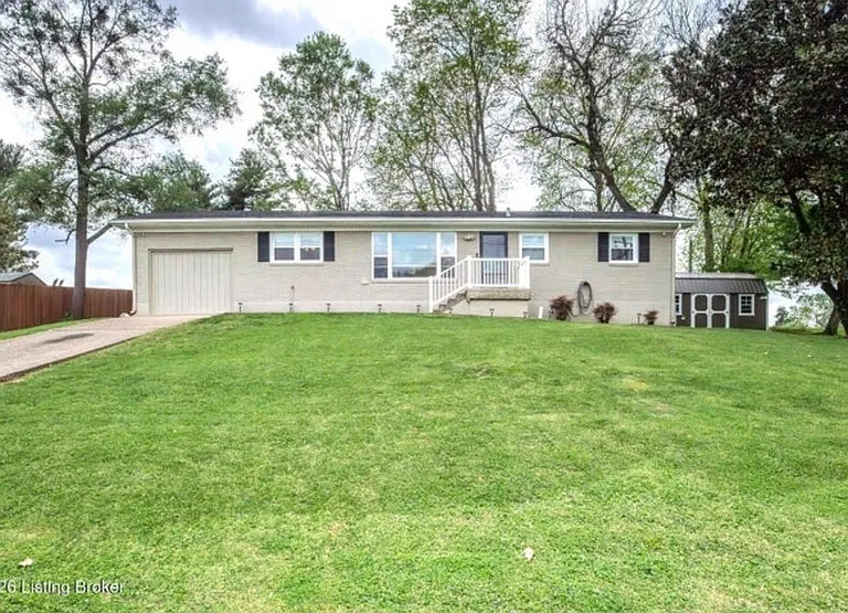 5106 Bardstown Rd — Photo 1