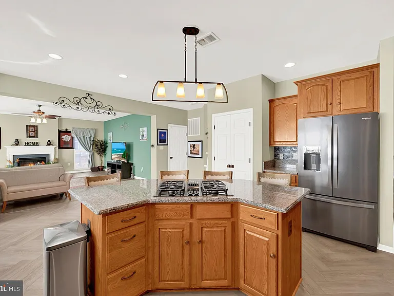 533 Rubens Cir — Photo 4