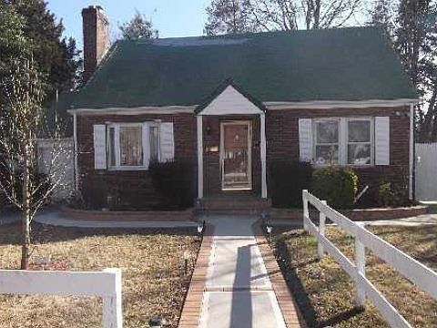 1st image of 744 Henry St