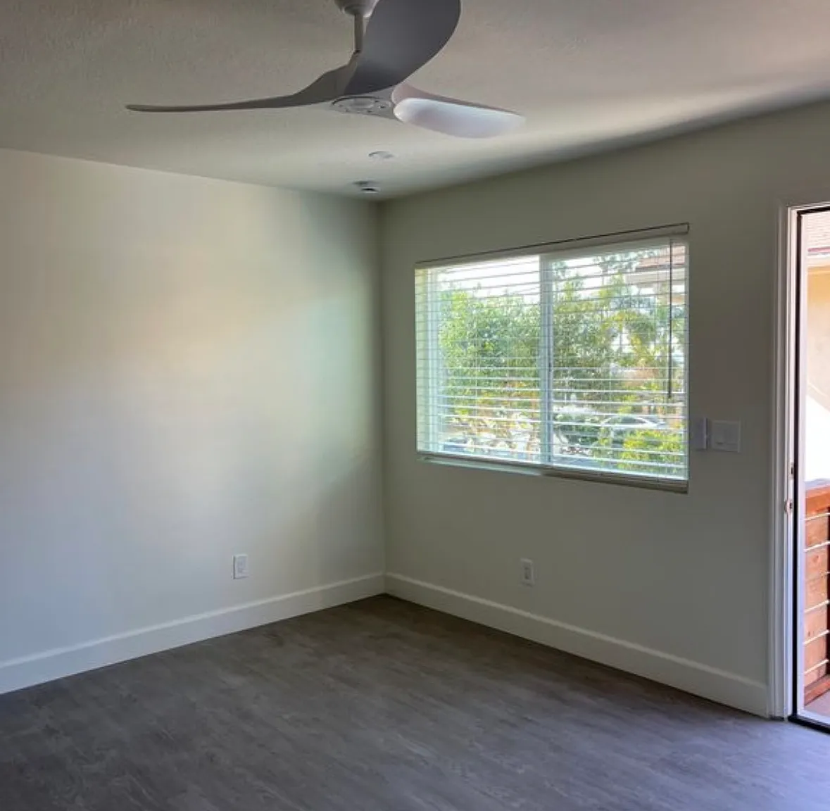 2 bed, 995 sqft, $4,475 — Photo 2