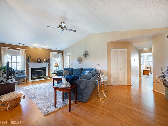 4th image of 474 Elizabeth Dr #17-D