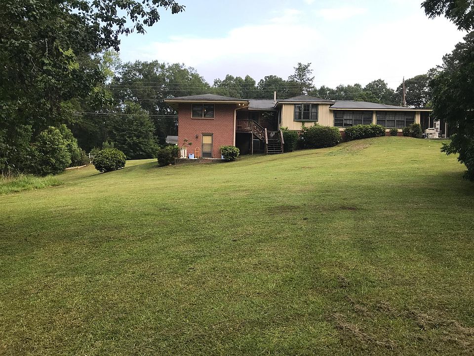 2nd image of 311 Pine Ave