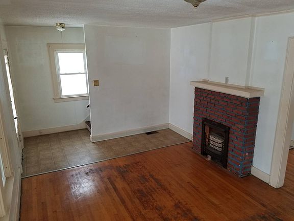 4th image of 172 Dorwin Ave