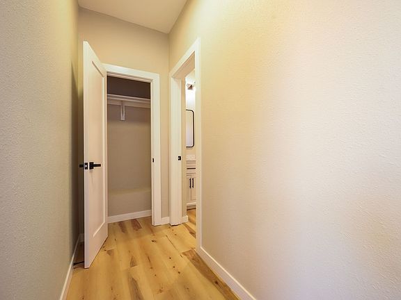 5th image of 3433-3451 SE Belmont St #17