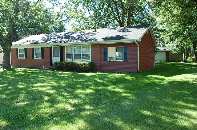 845 W Eureka St photo 1