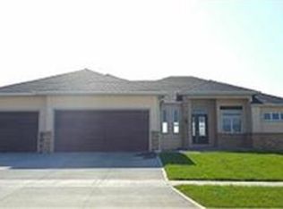 2552 Nicklaus Blvd, Sioux City, IA 51106