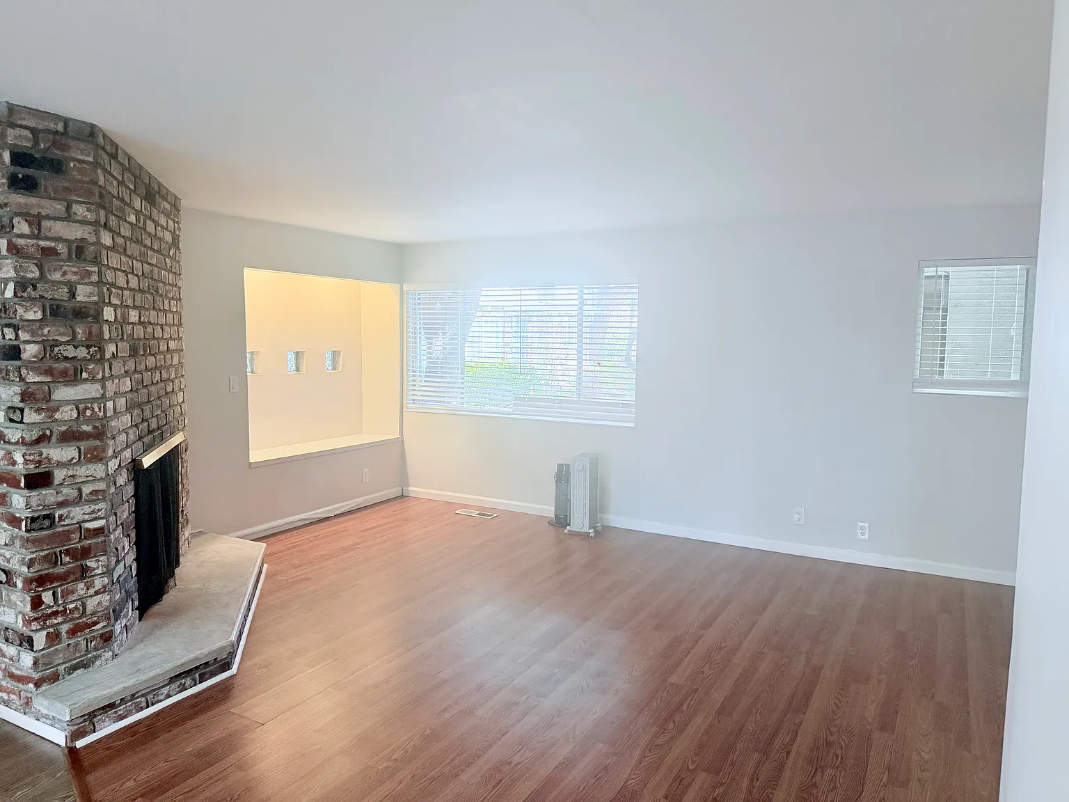 908 Middle Ave — Photo 4