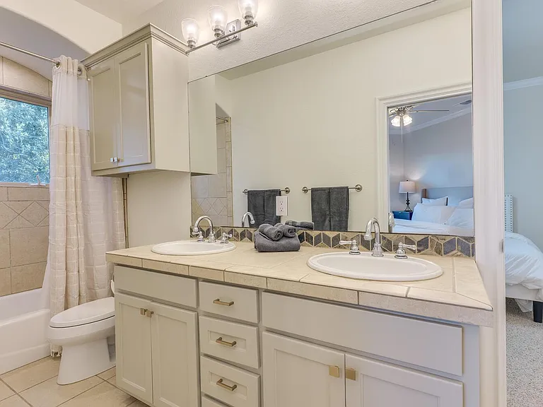 813 Moonlight Bay Dr — Photo 29