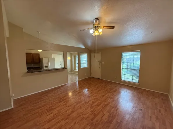 9520 Culberson St, Dallas, TX 75227