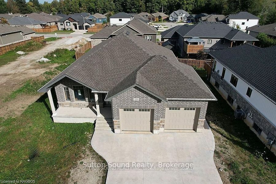 2nd image of 335 6th Ave W
