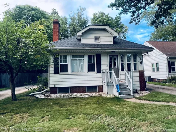 827 E Main St, Flushing, MI 48433