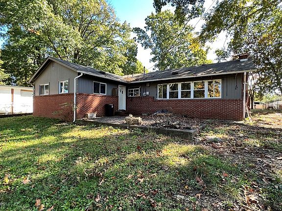 5th image of 1641 Oak St