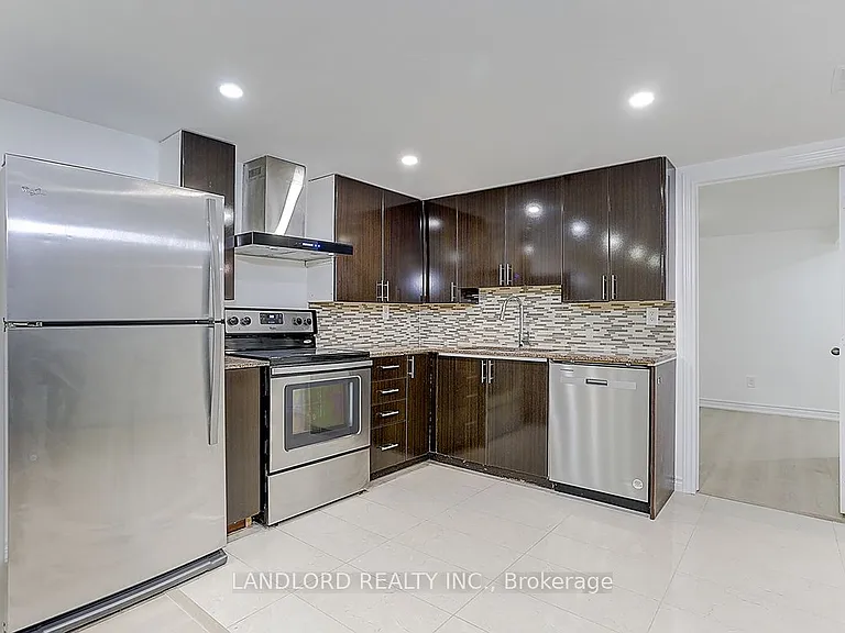 3271 Chokecherry Cres #LOWER — Photo 12