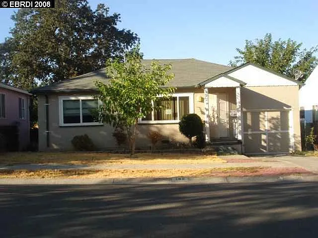 182 Mae Ave photo 1