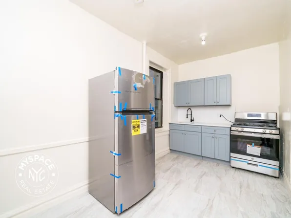 879 Lenox Road image 3 of 13