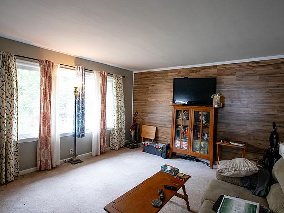 3rd image of 3205 W Devon Rd