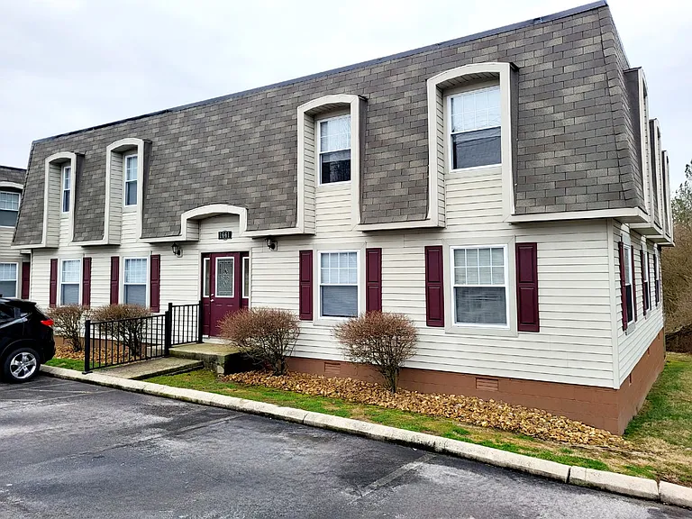 1661 Sparta Hwy — Photo 2