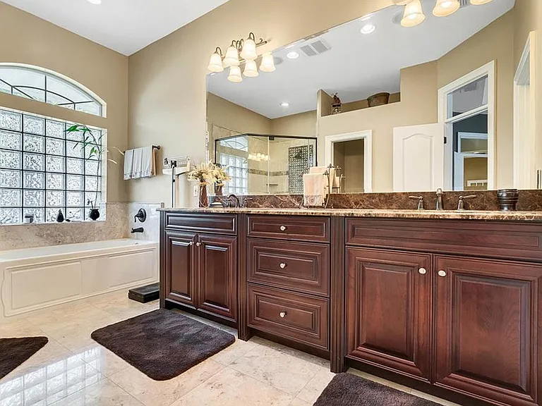 3856 Hunters Isle Dr — Photo 16