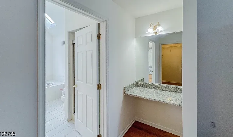 9 Collins Dr — Photo 15