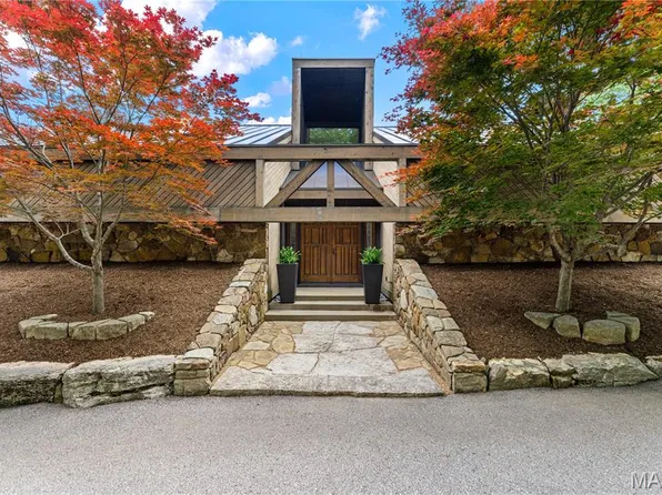 1602 Wolf Trail Rd, Ballwin, MO 63021