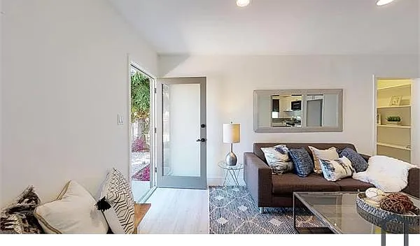 1 bed, $2,300 — Photo 2