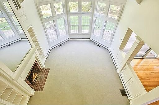 1st image of 10 Windward Dr
