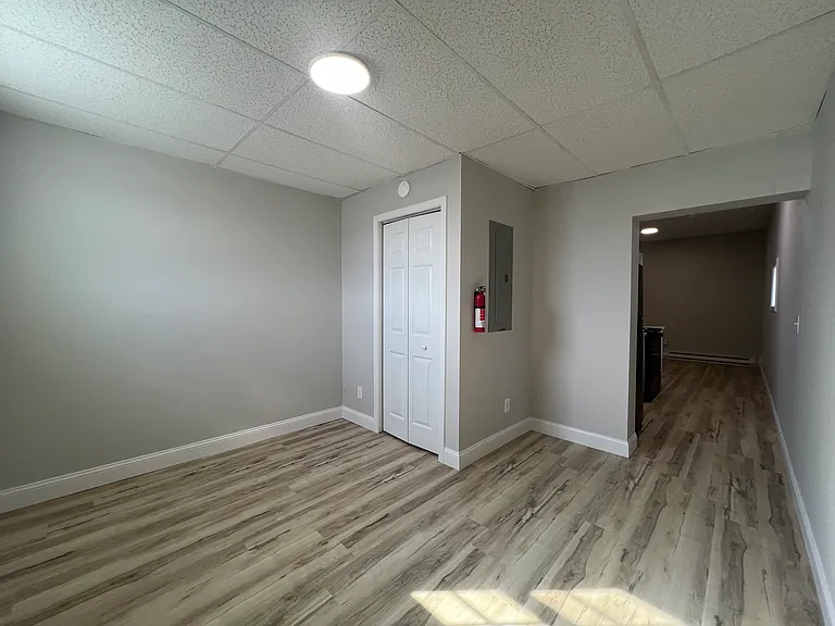 101 Thorn St #18 — Photo 9