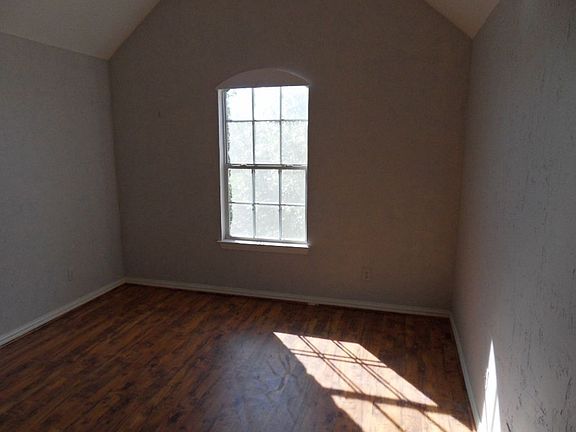 5th image of 1608 Crosson Dr