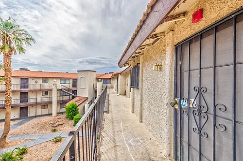 2080 Karen Ave #B63 Photo 1