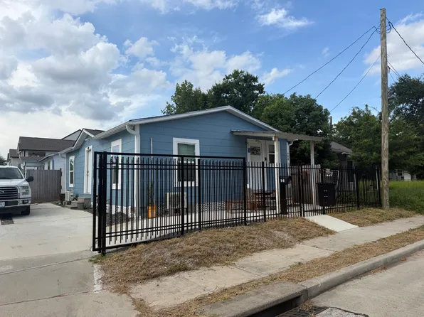 908 Jewett St #1, Houston, TX 77009