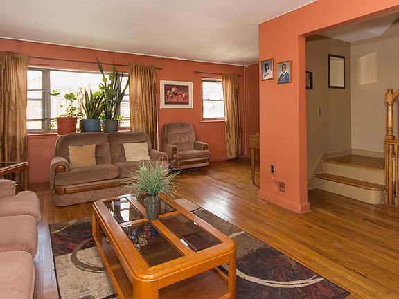 3rd image of 4053 Baychester Ave