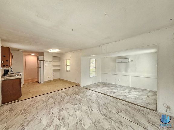 5th image of 2330 W Patterson St