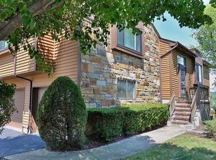 26 Fox Hunt Dr, Rockaway, NJ 07866