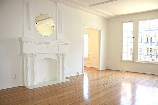 3rd image of 347 1/2 S Cochran Ave