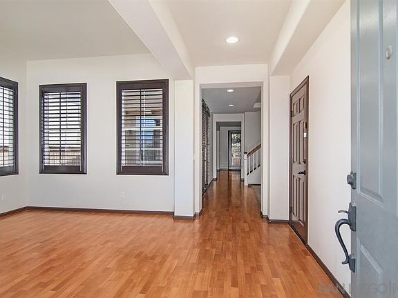 3rd image of 347 Plaza Paraiso