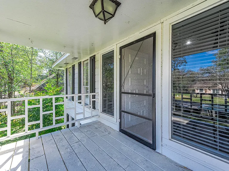 26715 Maplewood Dr — Photo 18