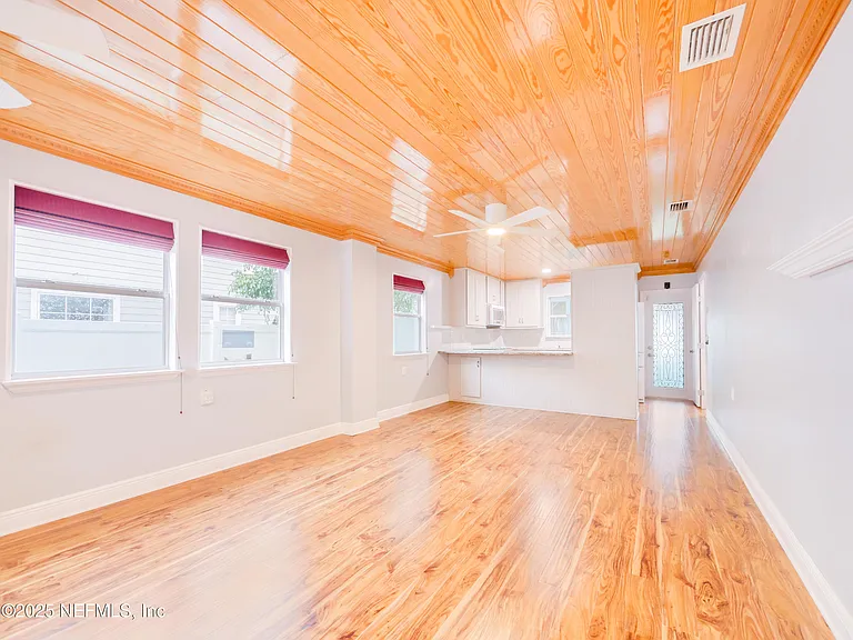 6472 Putnam St — Photo 3