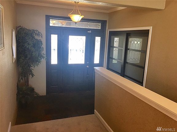 5th image of 2237 W Lakeside Dr