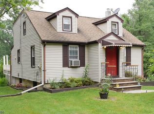 1050 S Beverwyck Rd, Parsippany, NJ 07054