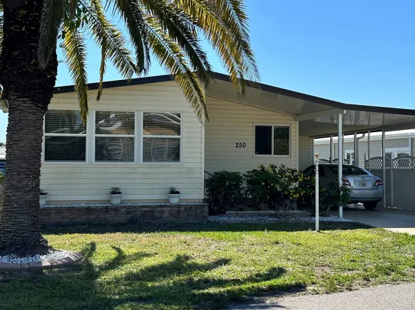 250 Castle Dr, Nokomis, FL 34275