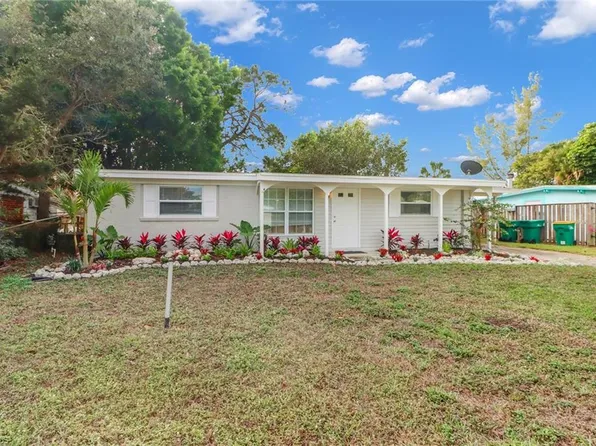 2140 Harbor LN, NAPLES, FL 34104