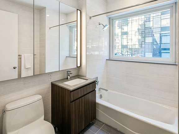 4th image of 507 W 28th St APT 1121