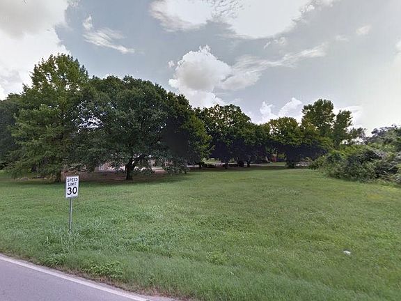 3rd image of 2602 Sherwood Ln