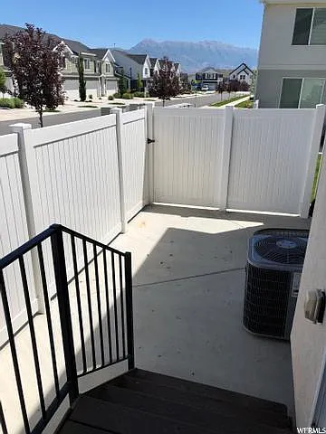 3 bed, 2235 sqft, $1,995 — Photo 3