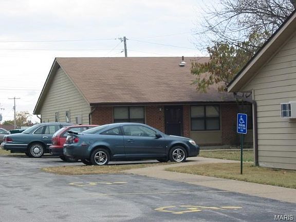 3rd image of 1 Brady Ln
