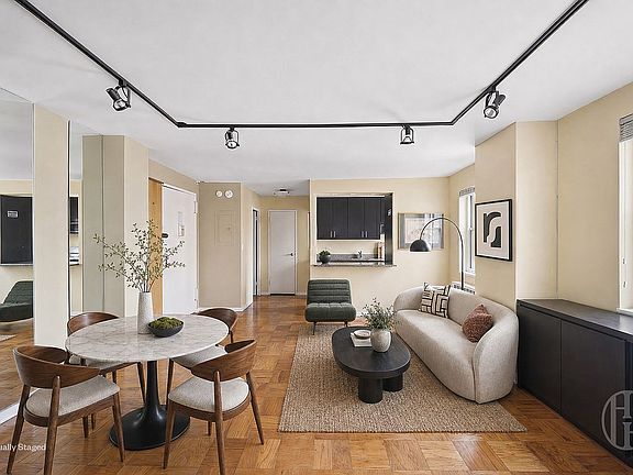 2nd image of 333 E 79th St APT 18T