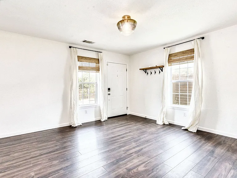 5607 Samuel Huston Ave — Photo 15